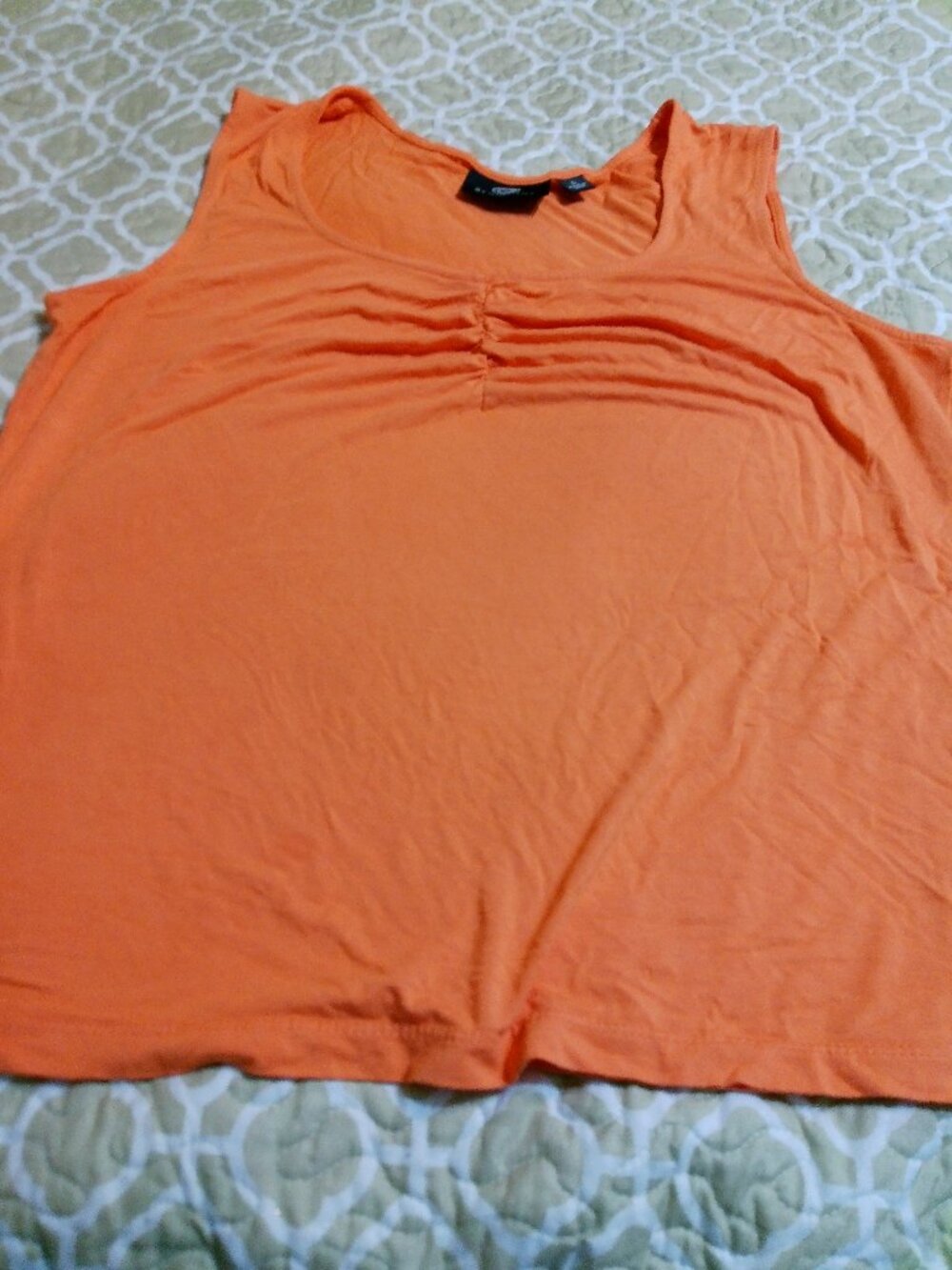 2 PC LOT OF GIULIANA SLEEVELESS TOPS SIZE LARGE ORANGE AND LIGHT PEACH